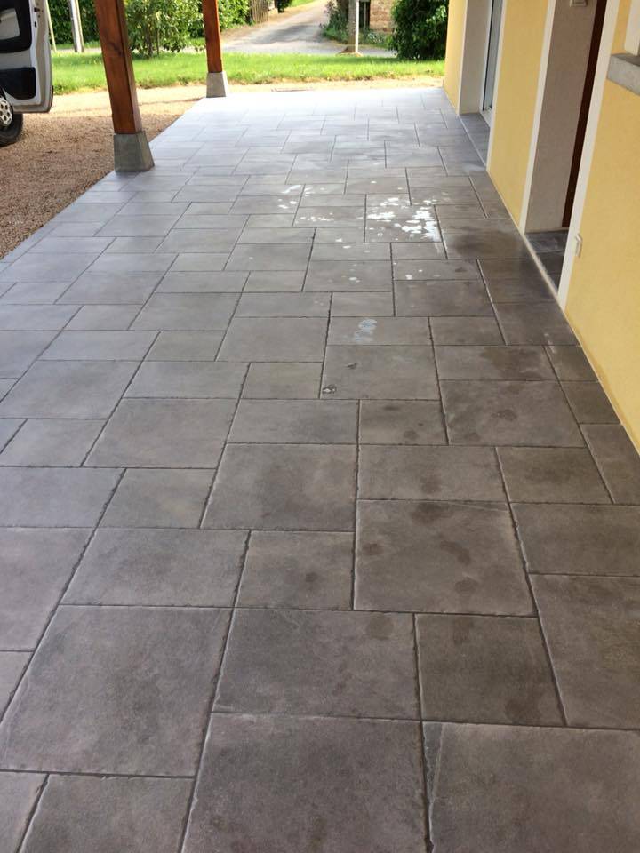carrelage gris préau