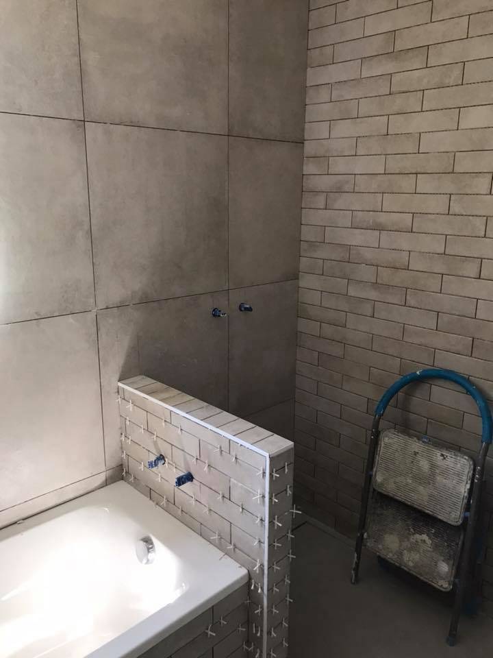 carrelage salle de bain avec baignoire
